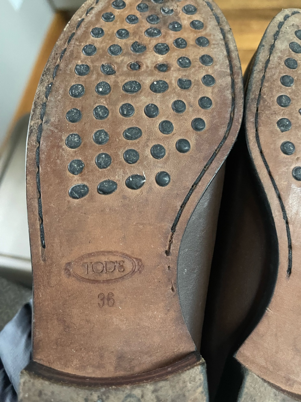 Women’s Tods Penny Loafers . Size 36 - Picture 10 of 10